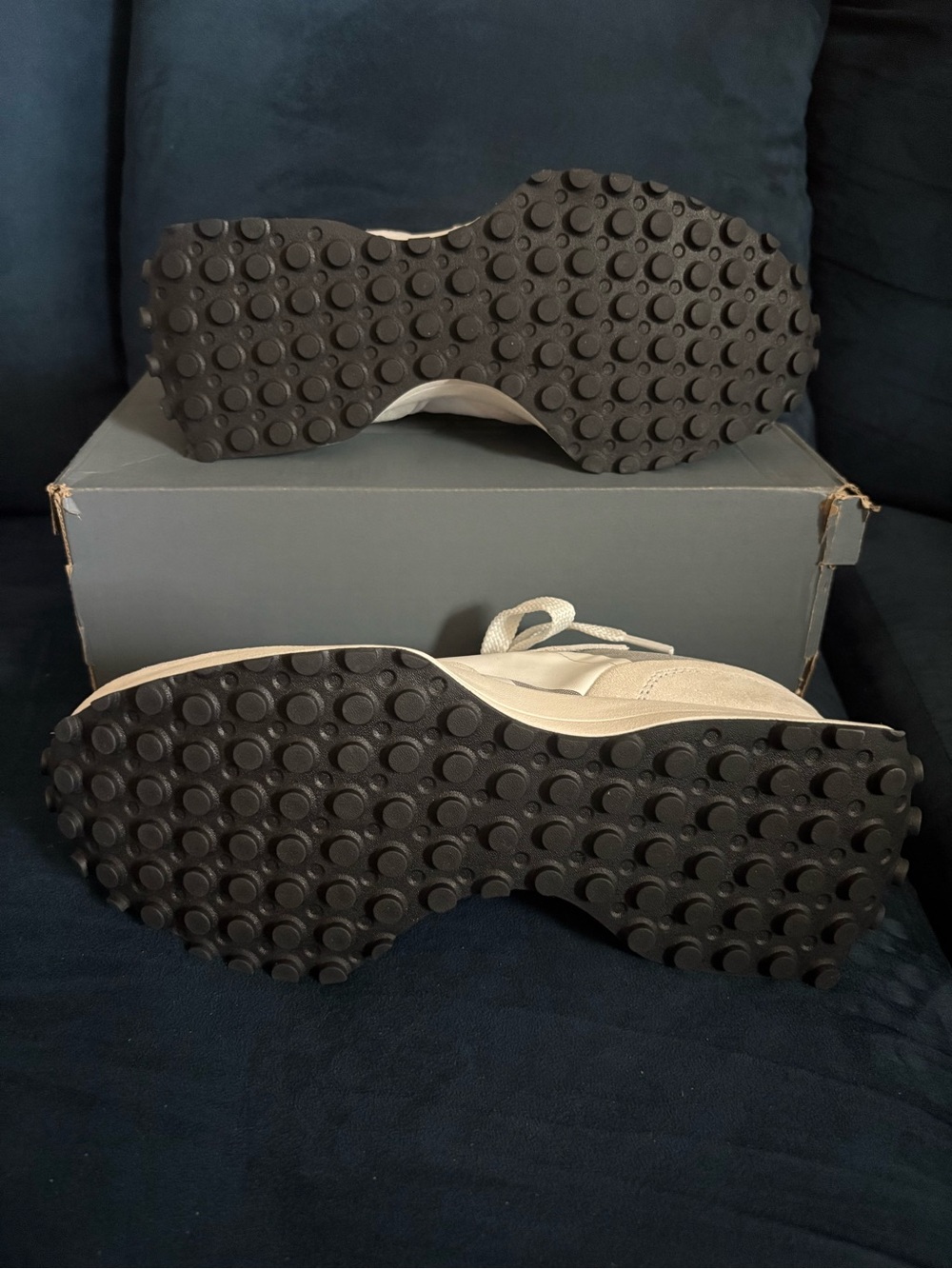 New Balance Women 327 - Picture 2 of 6